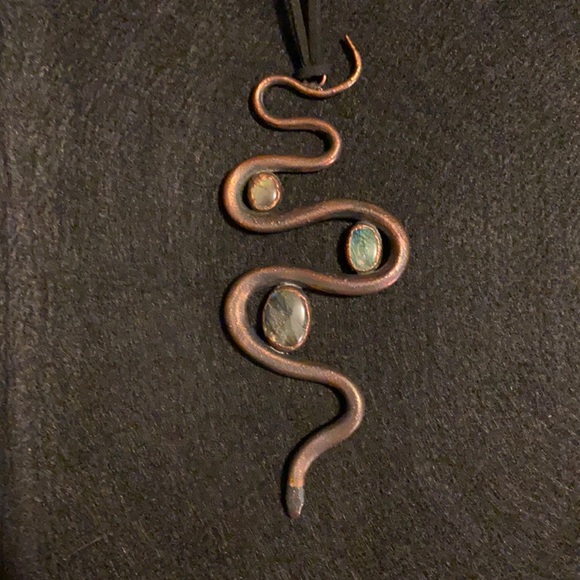 Sugarhouse Jewelry - Snake labradorite necklace